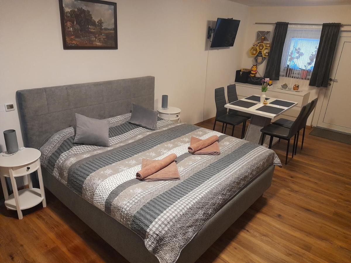 Honey Apartment Lendava Exterior foto