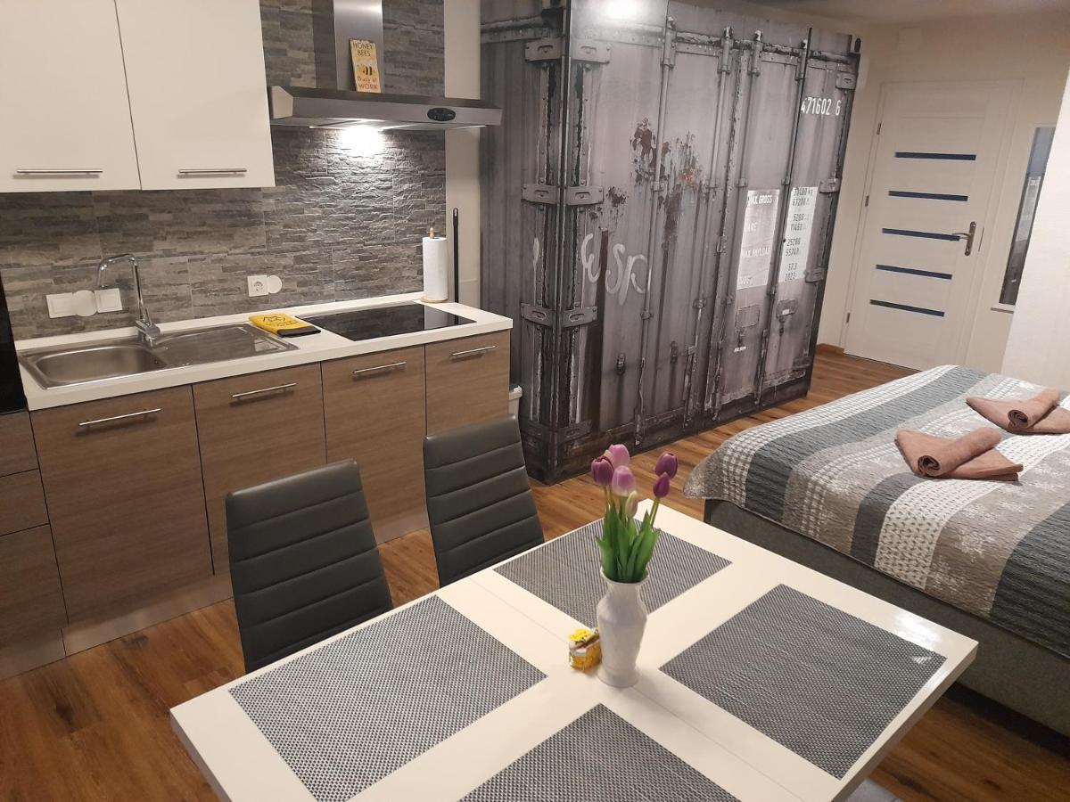 Honey Apartment Lendava Exterior foto
